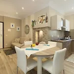 Appartamento Sara Apartment *